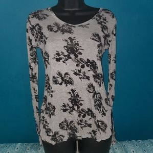 Long Sleeved Rue 21 shirt